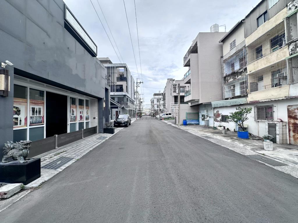安中路一段大土地電梯透天房屋室內格局與周邊環境