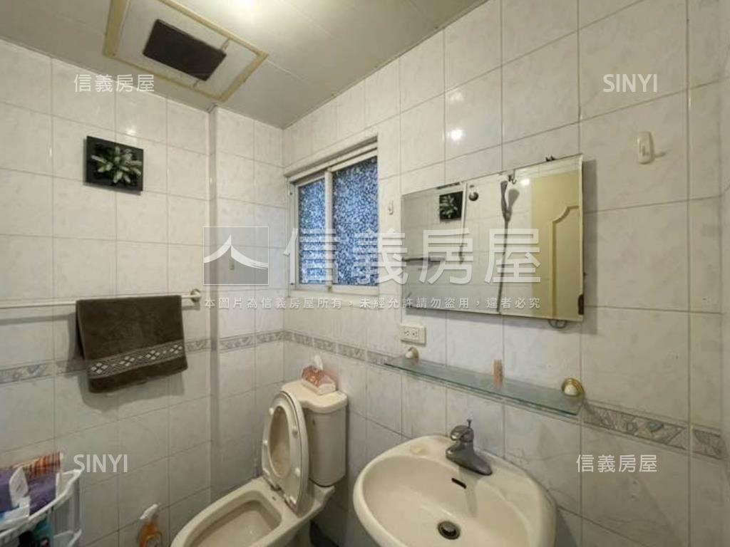 近十三期臨路店面房屋室內格局與周邊環境