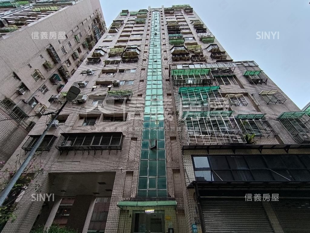 統領中正後棟美景房屋室內格局與周邊環境