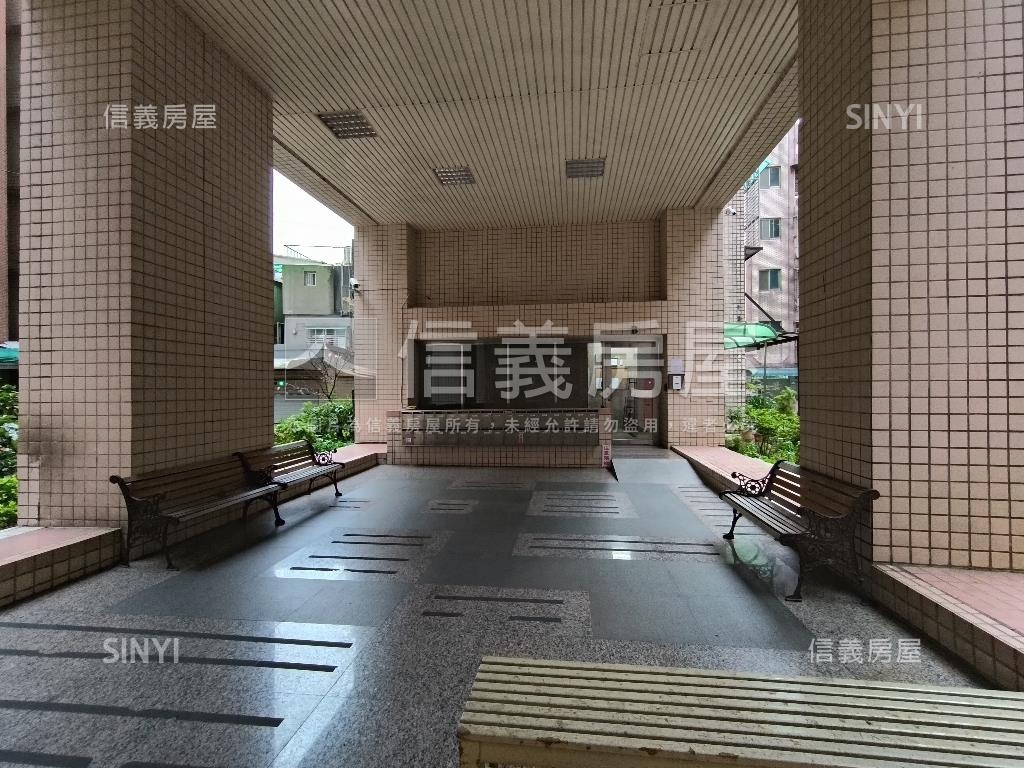 統領中正後棟美景房屋室內格局與周邊環境