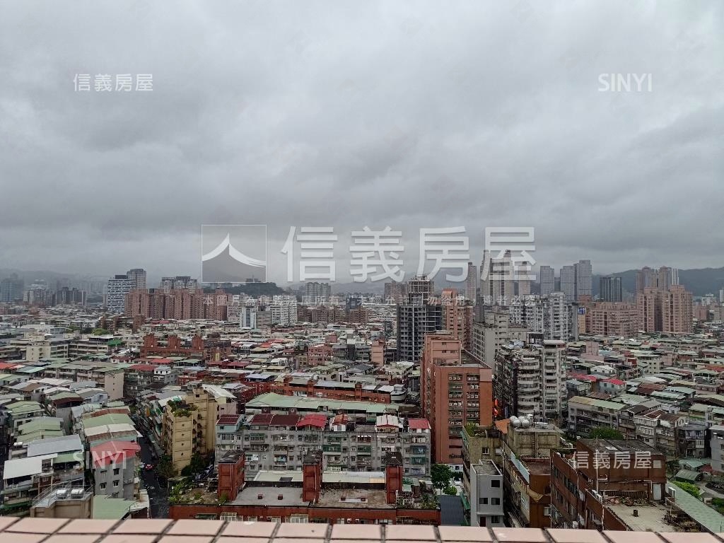 統領中正後棟美景房屋室內格局與周邊環境