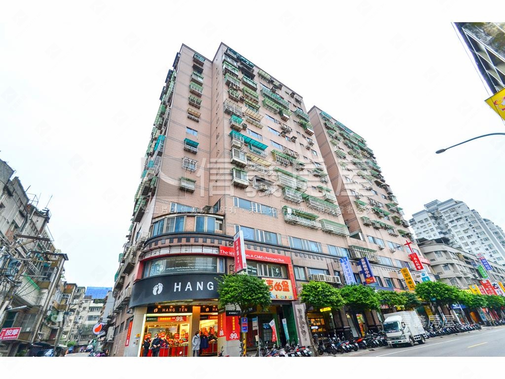 中正路明亮方正三房房屋室內格局與周邊環境