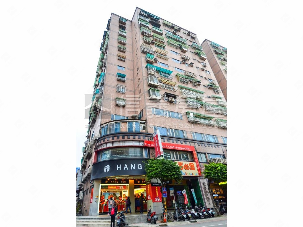 中正路明亮方正三房房屋室內格局與周邊環境