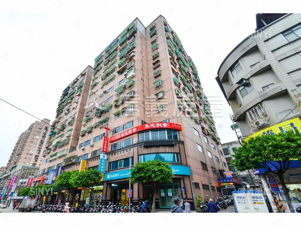 中正路明亮方正三房房屋室內格局與周邊環境