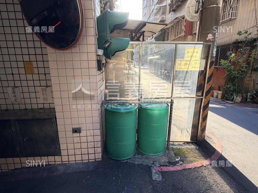 積穗國小電梯３房房屋室內格局與周邊環境