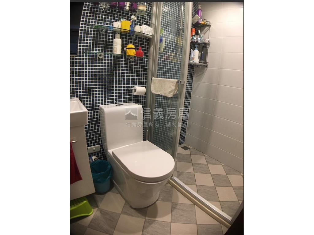信義區浪漫滿屋房屋室內格局與周邊環境