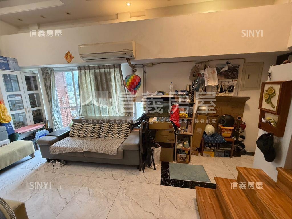 文心威秀日出東方美樓中樓房屋室內格局與周邊環境