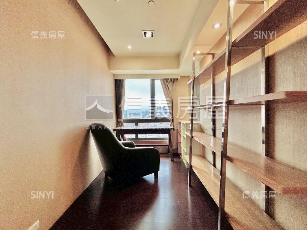 世界之心三房平車絕美視野房屋室內格局與周邊環境