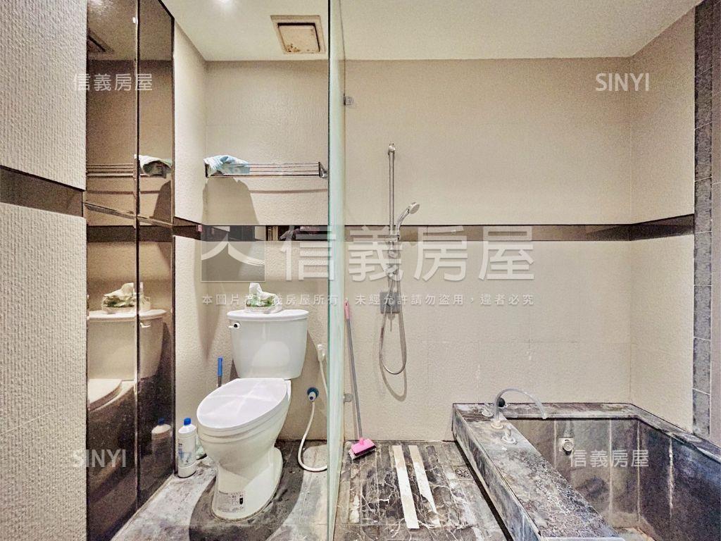 世界之心三房平車絕美視野房屋室內格局與周邊環境