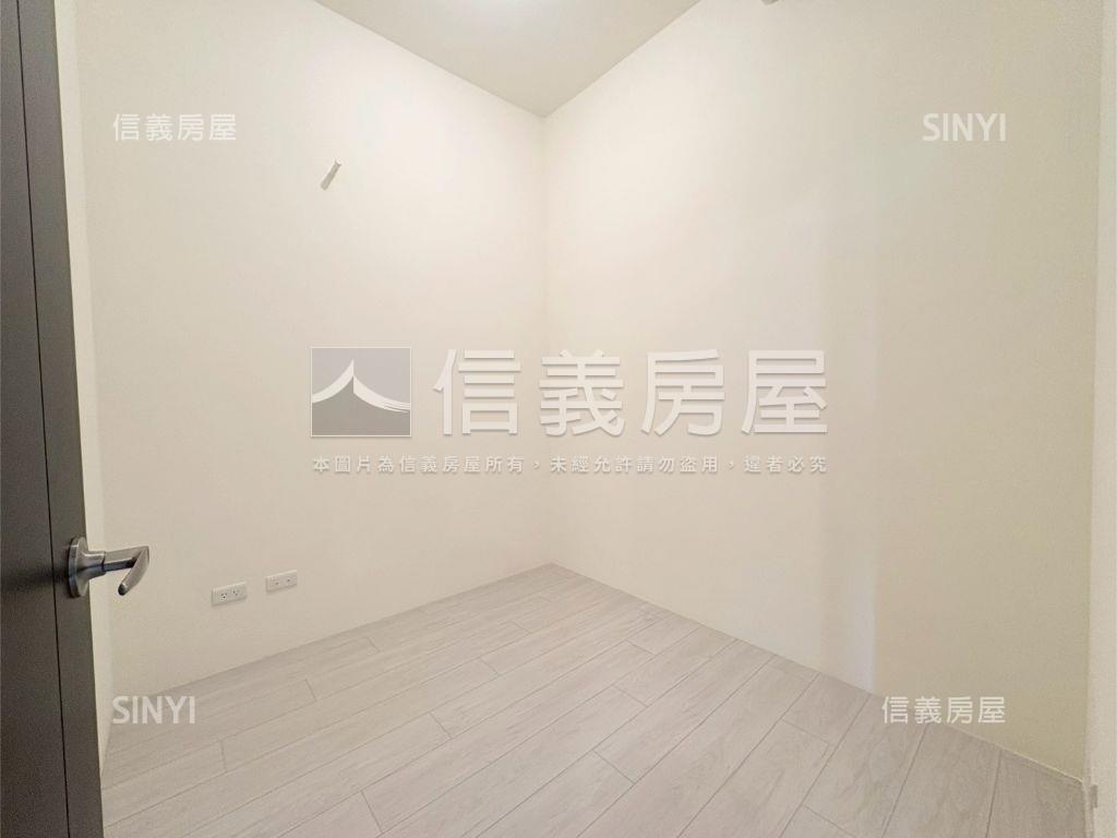 新潤花路精緻三房車位房屋室內格局與周邊環境