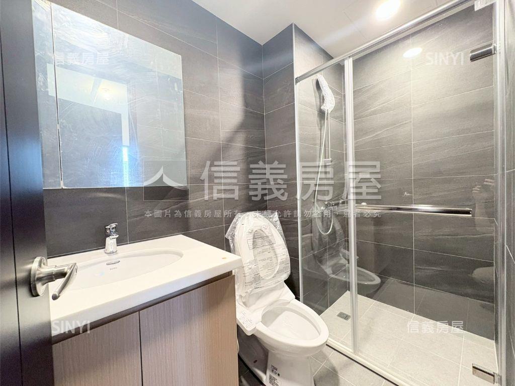 新潤花路精緻三房車位房屋室內格局與周邊環境