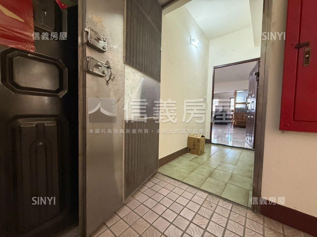 漢神商圈採光兩房房屋室內格局與周邊環境