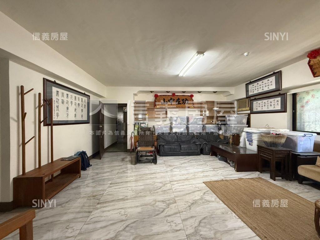 漢神商圈採光兩房房屋室內格局與周邊環境