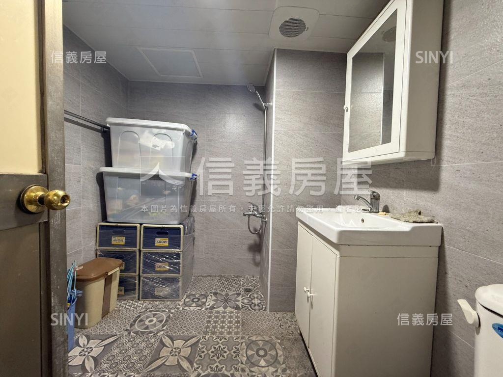 漢神商圈採光兩房房屋室內格局與周邊環境
