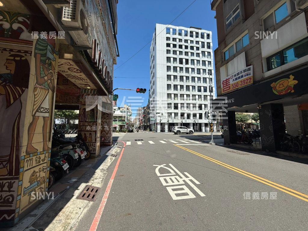 漢神商圈採光兩房房屋室內格局與周邊環境