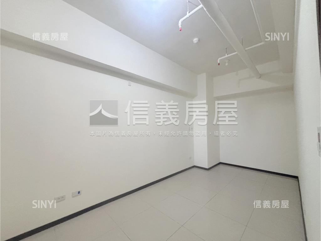海洋都心景觀２房車位房屋室內格局與周邊環境