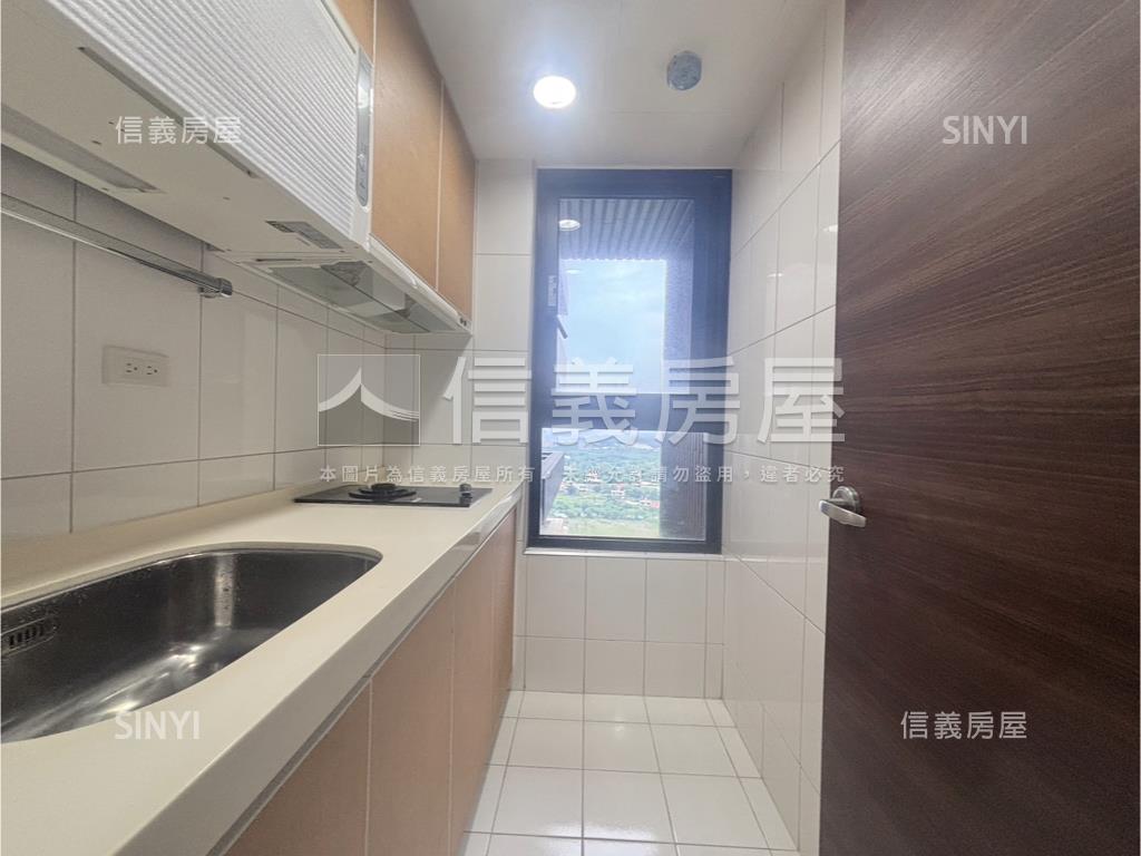 海洋都心景觀２房車位房屋室內格局與周邊環境