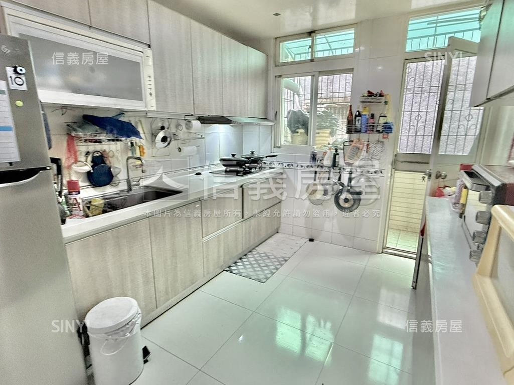 玫瑰公園裝潢美寓房屋室內格局與周邊環境