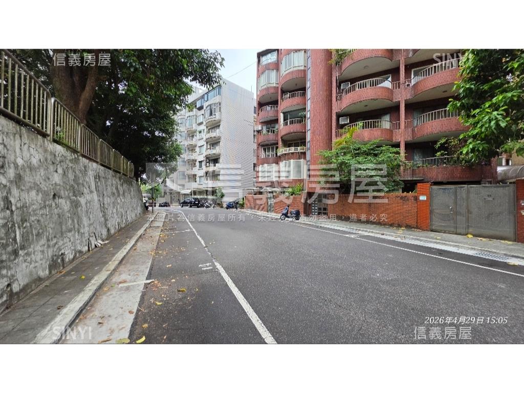 天母七段景觀華廈房屋室內格局與周邊環境