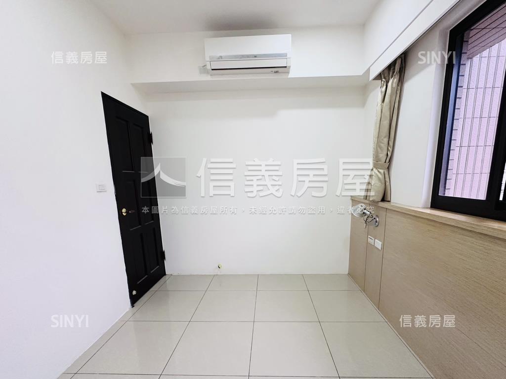 京河。ＭＲＴ精美兩房車位房屋室內格局與周邊環境