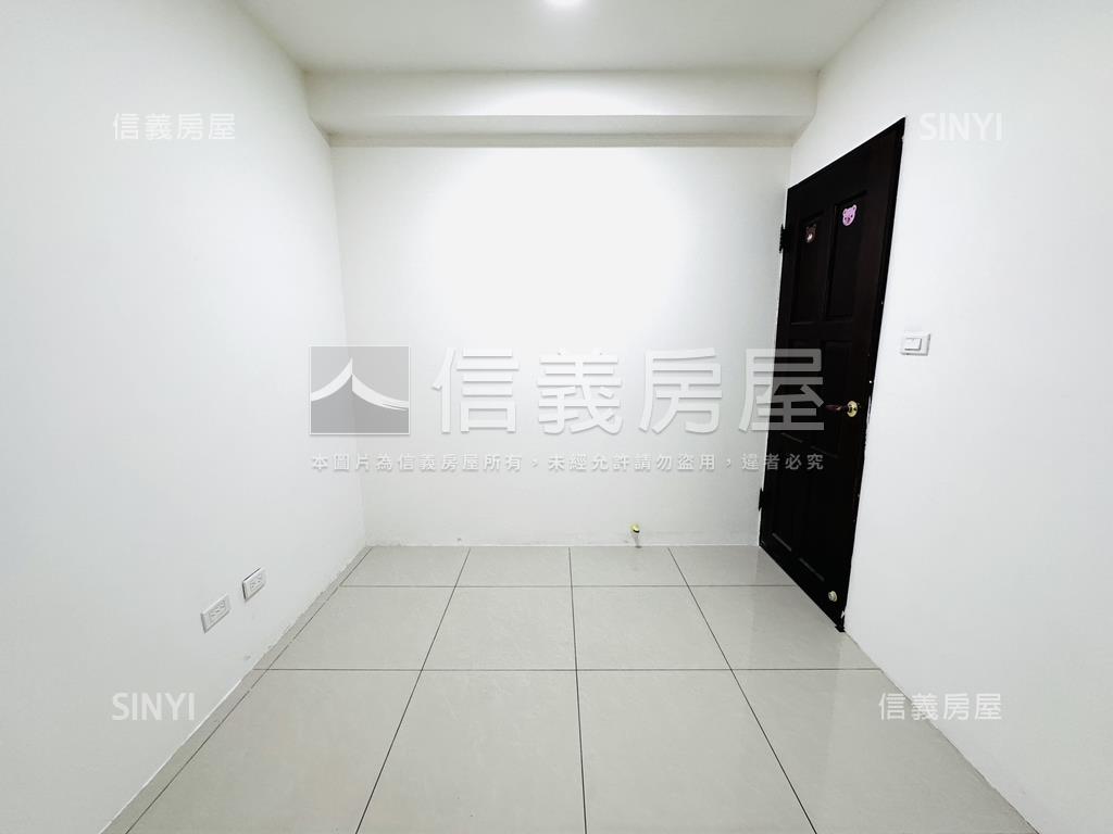 京河。ＭＲＴ精美兩房車位房屋室內格局與周邊環境