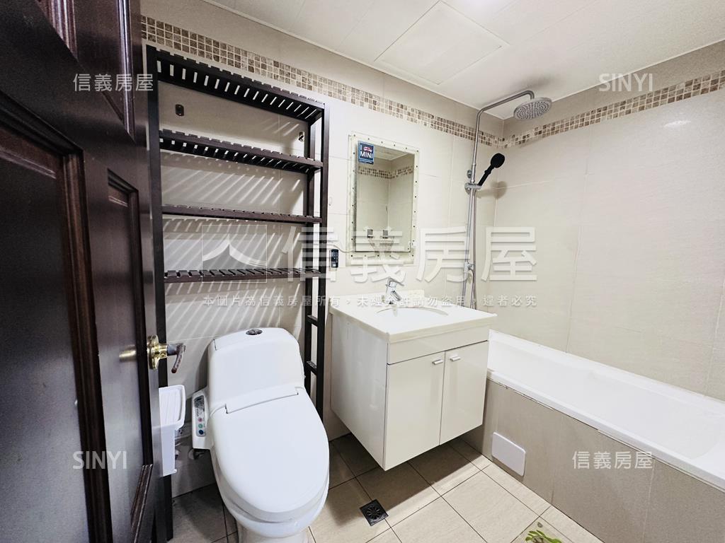 京河。ＭＲＴ精美兩房車位房屋室內格局與周邊環境