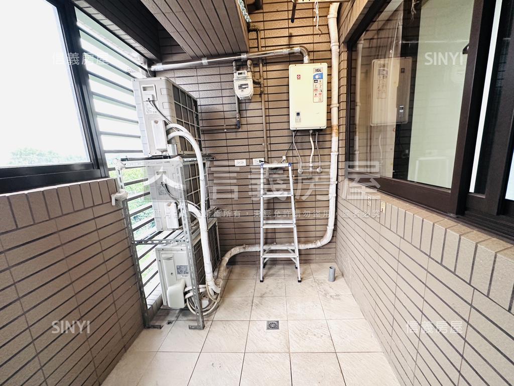 京河。ＭＲＴ精美兩房車位房屋室內格局與周邊環境