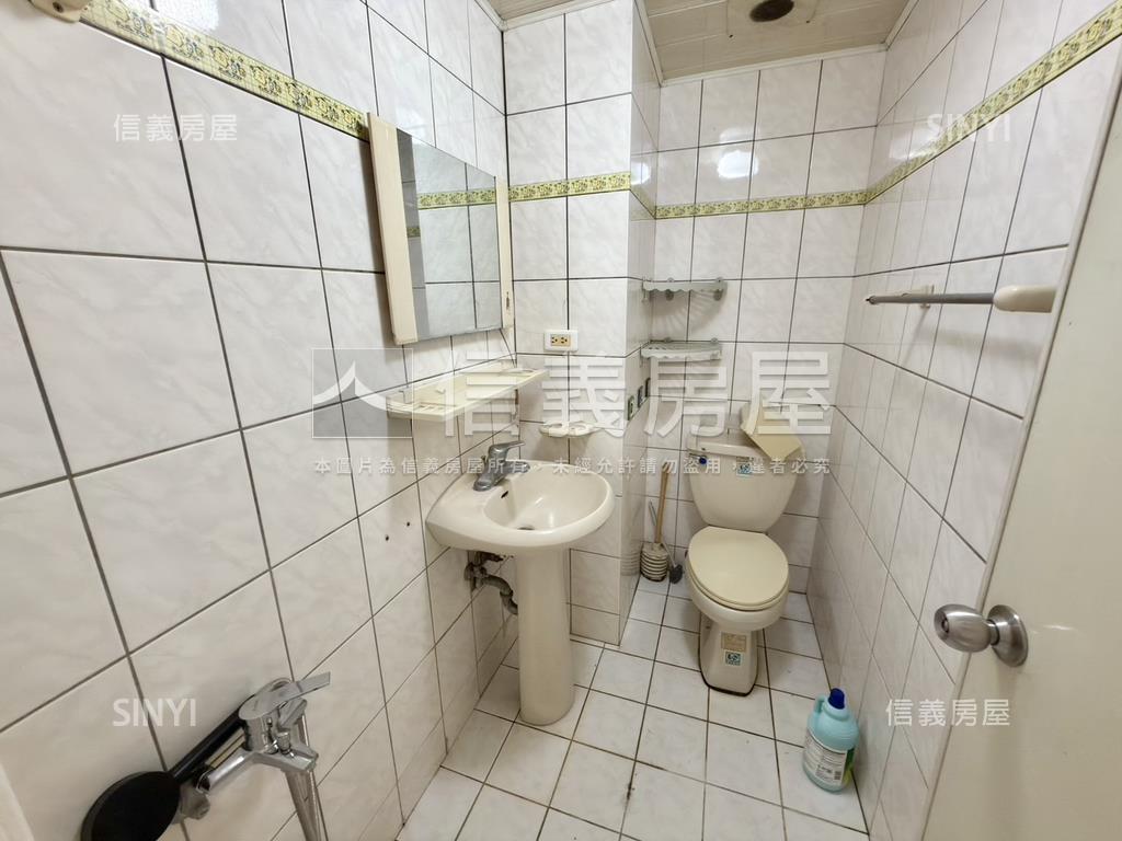 店長推薦國宅三房車位房屋室內格局與周邊環境