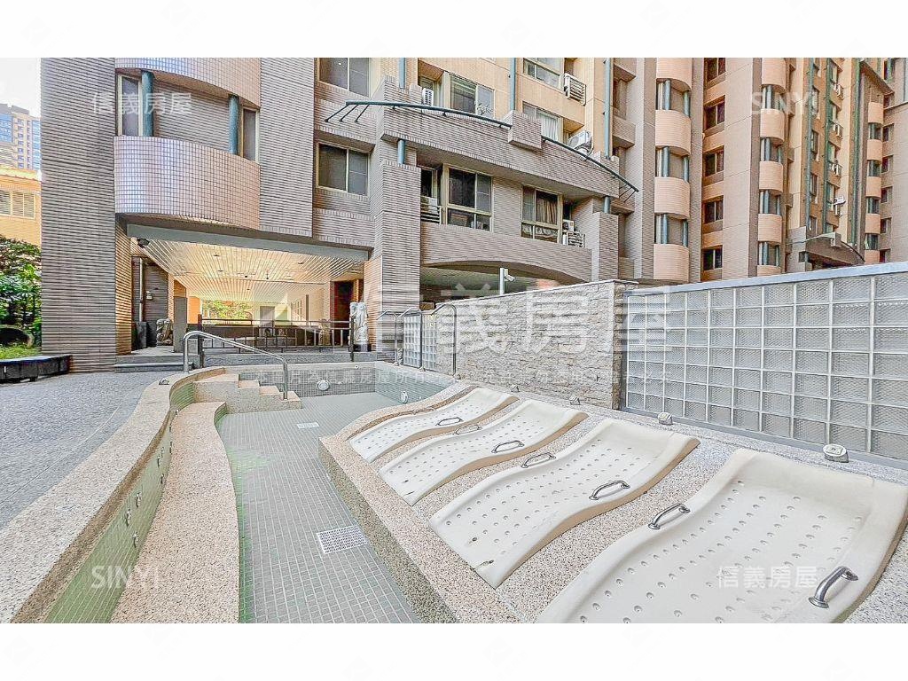 急售未來雙捷交匯新裝潢房屋室內格局與周邊環境