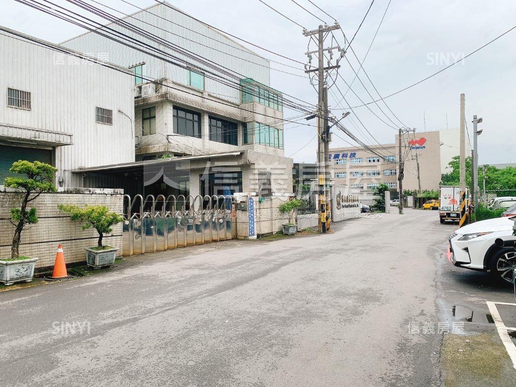 鄰南崁交流道整新廠房房屋室內格局與周邊環境