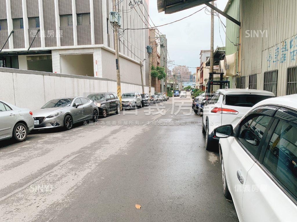 鄰南崁交流道整新廠房房屋室內格局與周邊環境