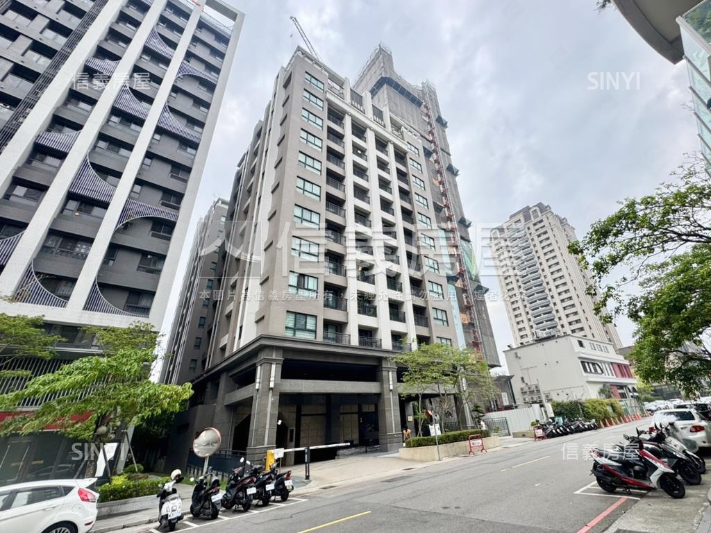 專任西屯質感兩房兩衛平車房屋室內格局與周邊環境