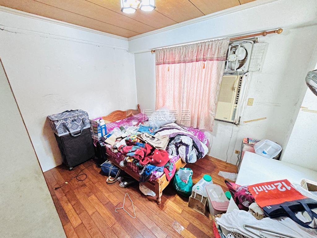 超級中正綠園邸５房車位房屋室內格局與周邊環境