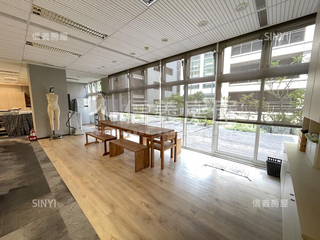 長虹ＮＡＳＤＡＫ辦公房屋室內格局與周邊環境