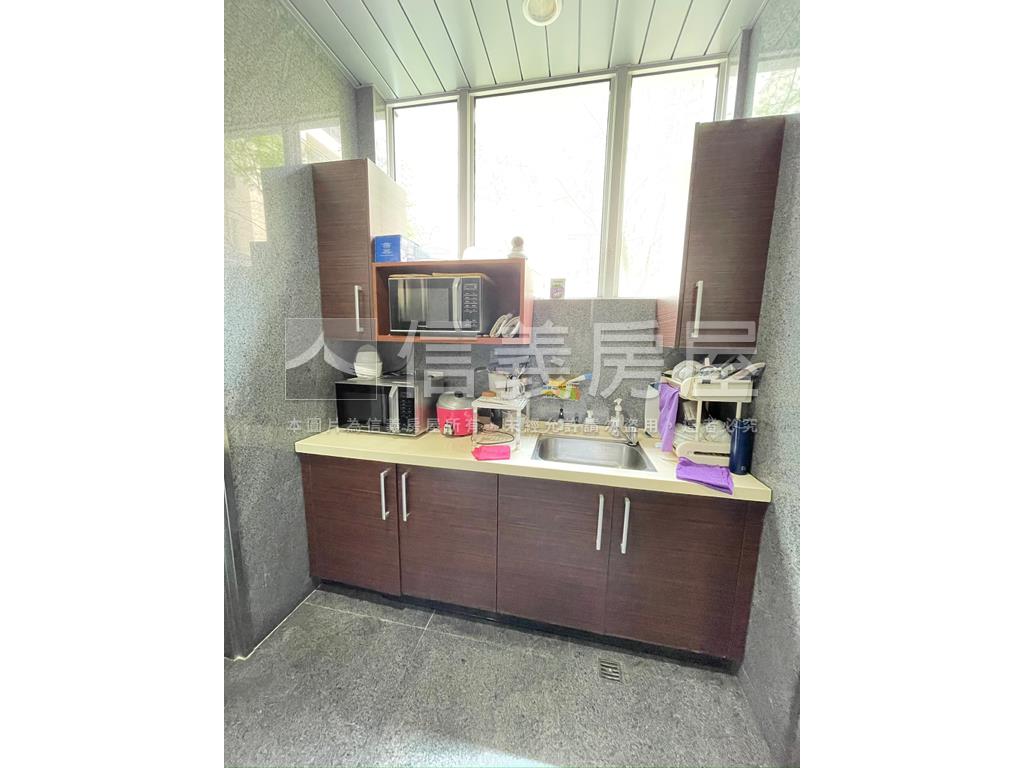 長虹ＮＡＳＤＡＫ辦公房屋室內格局與周邊環境