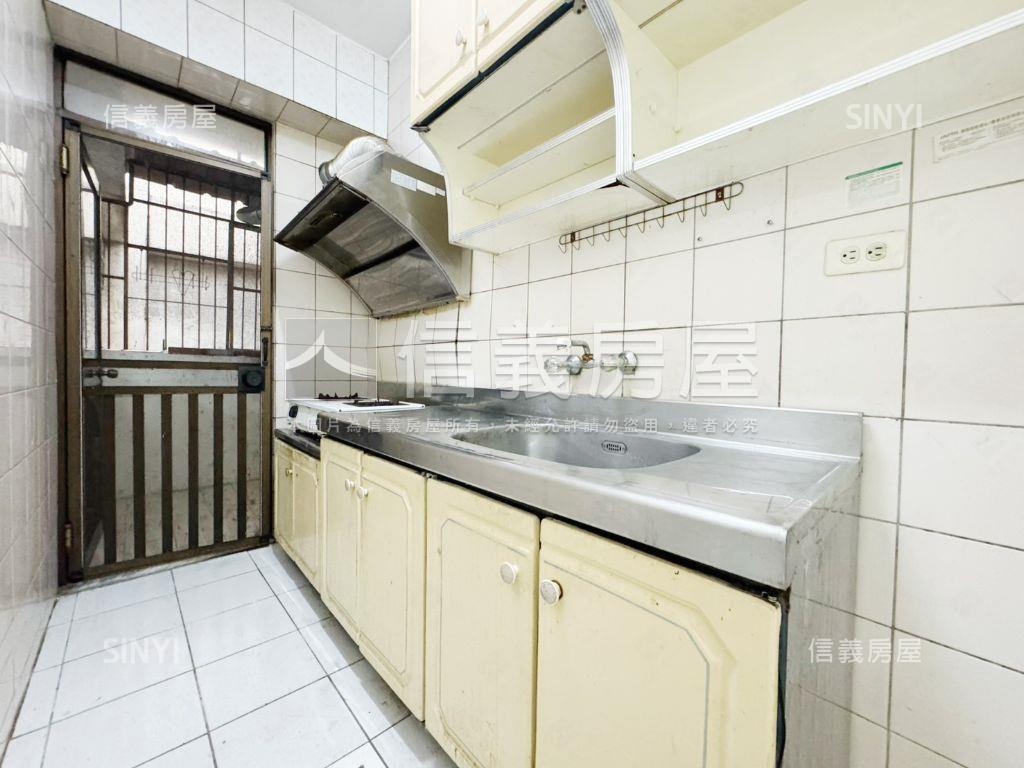 帥柳陽西街大面寬店面房屋室內格局與周邊環境