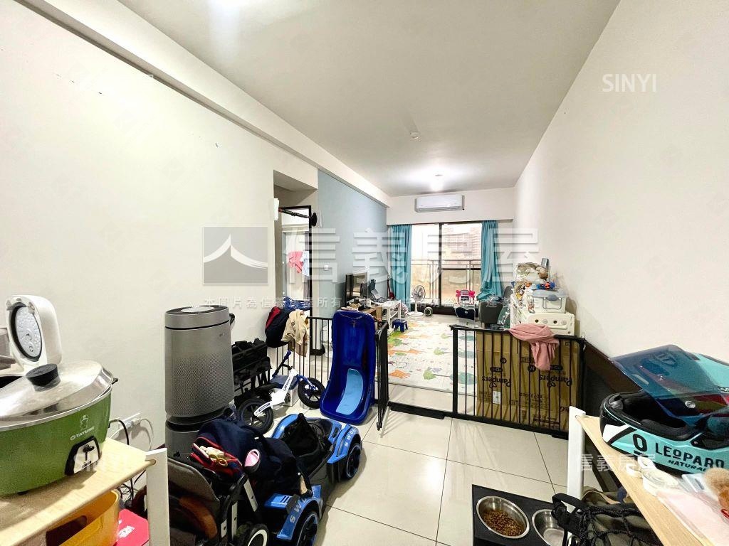 草漯鴻灃一心兩房車位房屋室內格局與周邊環境