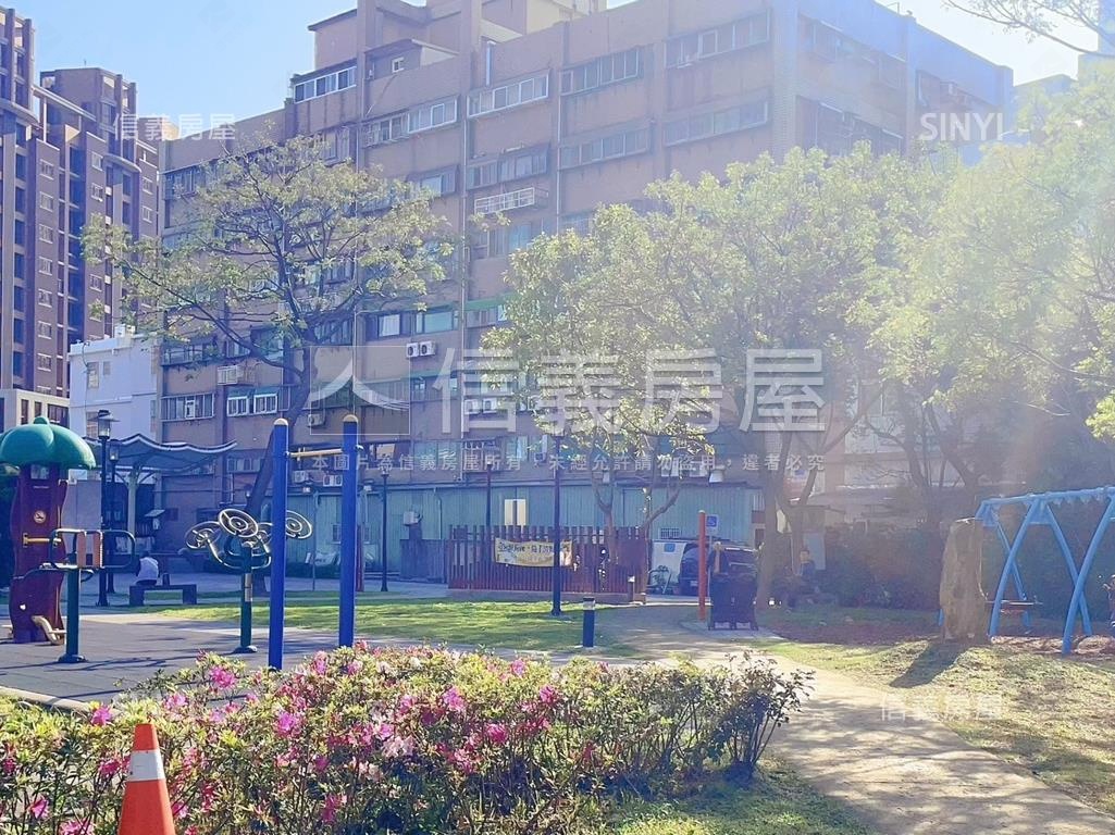 國際富市三房雙車位房屋室內格局與周邊環境