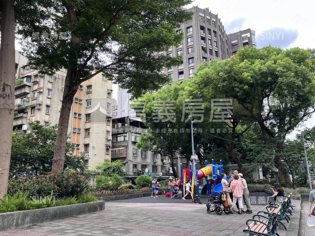 小巨蛋商機好停車人潮金店房屋室內格局與周邊環境