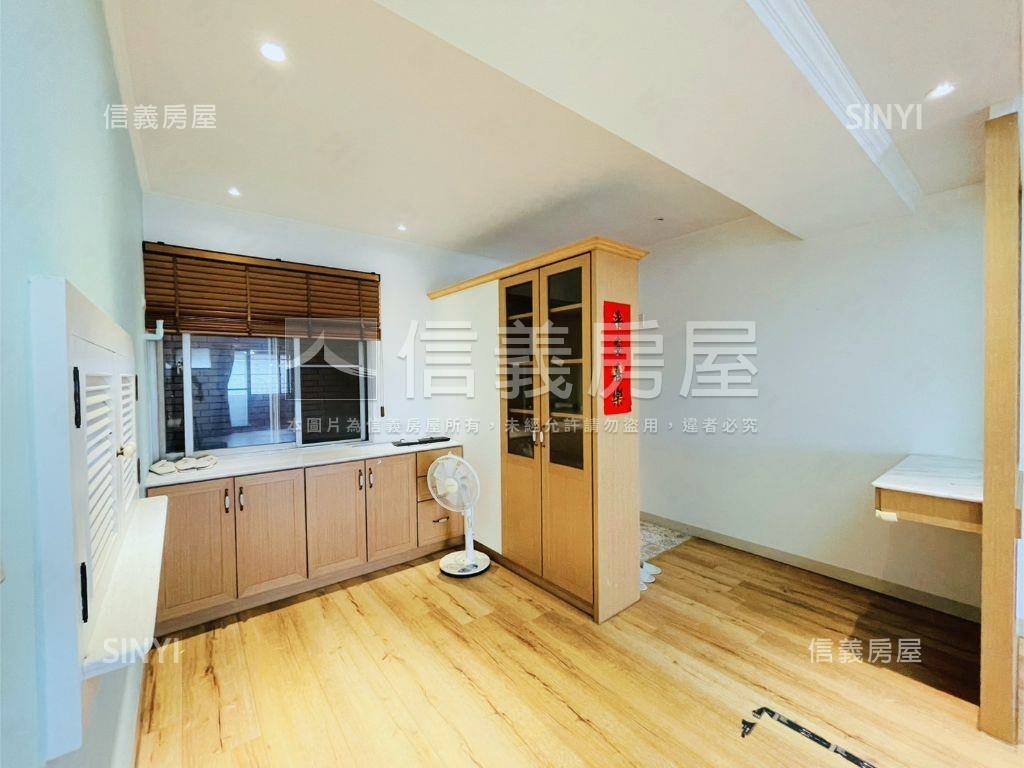 綠意景觀首排三房車位房屋室內格局與周邊環境