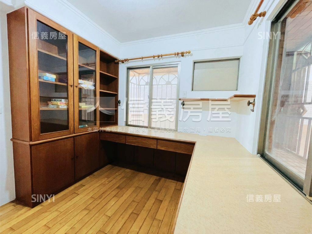 綠意景觀首排三房車位房屋室內格局與周邊環境