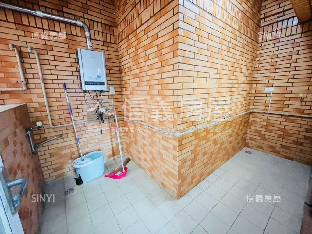 綠意景觀首排三房車位房屋室內格局與周邊環境