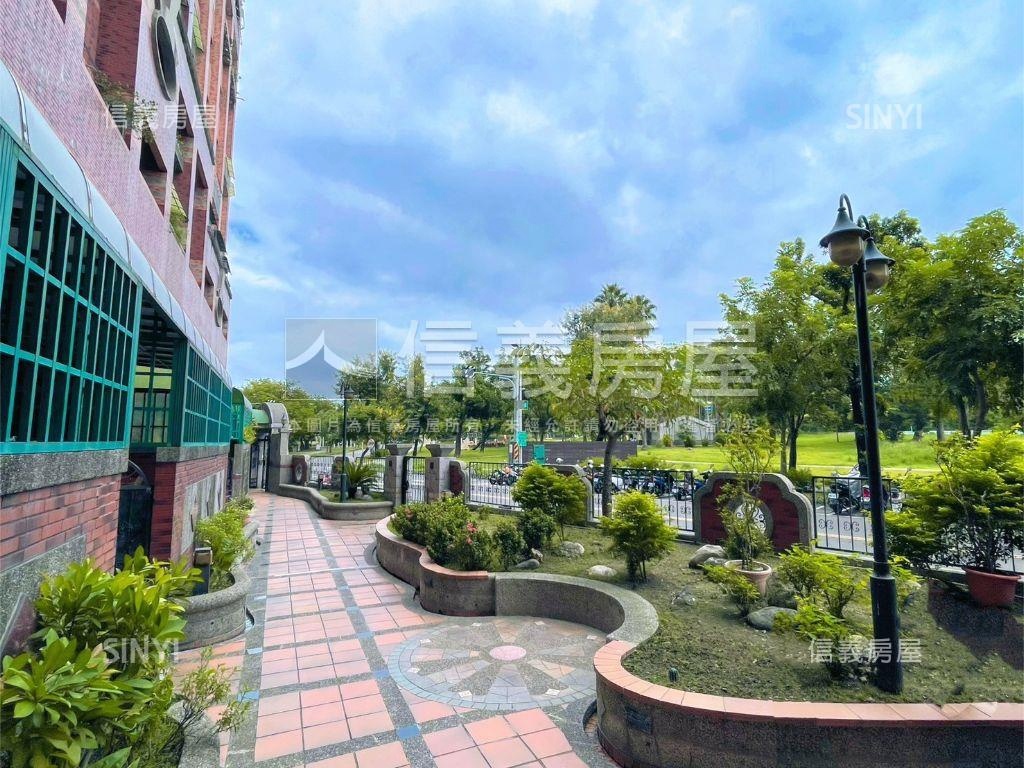 綠意景觀首排三房車位房屋室內格局與周邊環境
