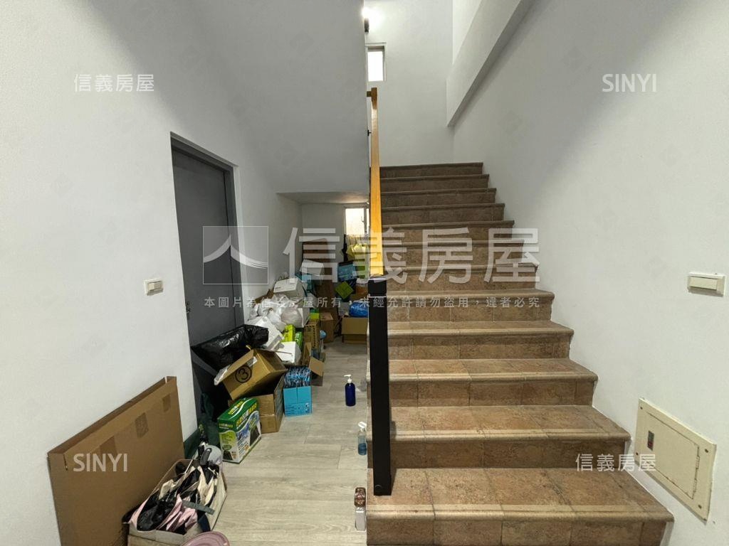 亞灣約１１米面寬金店房屋室內格局與周邊環境