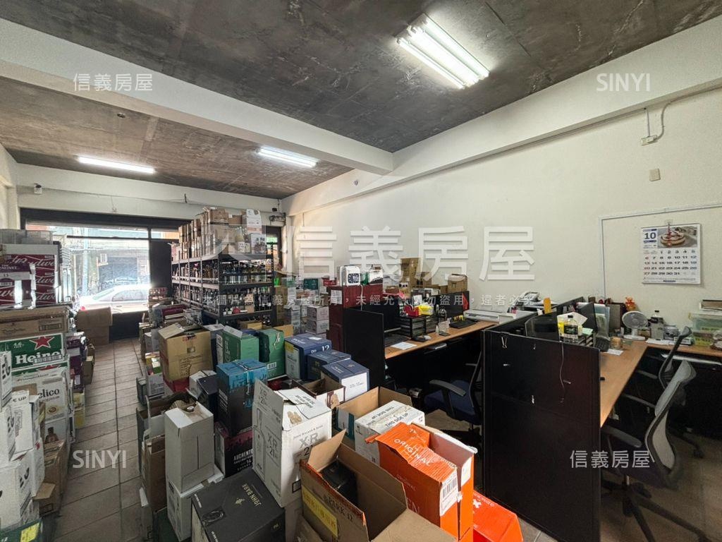 亞灣約１１米面寬金店房屋室內格局與周邊環境