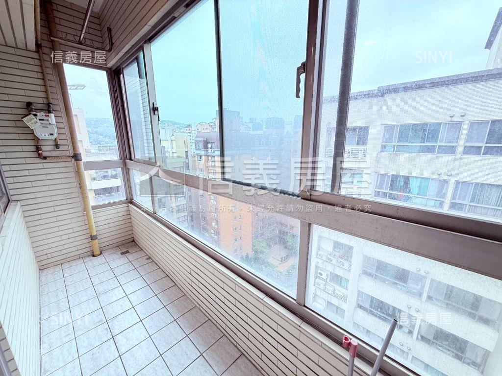 當代藝術三房車位房屋室內格局與周邊環境