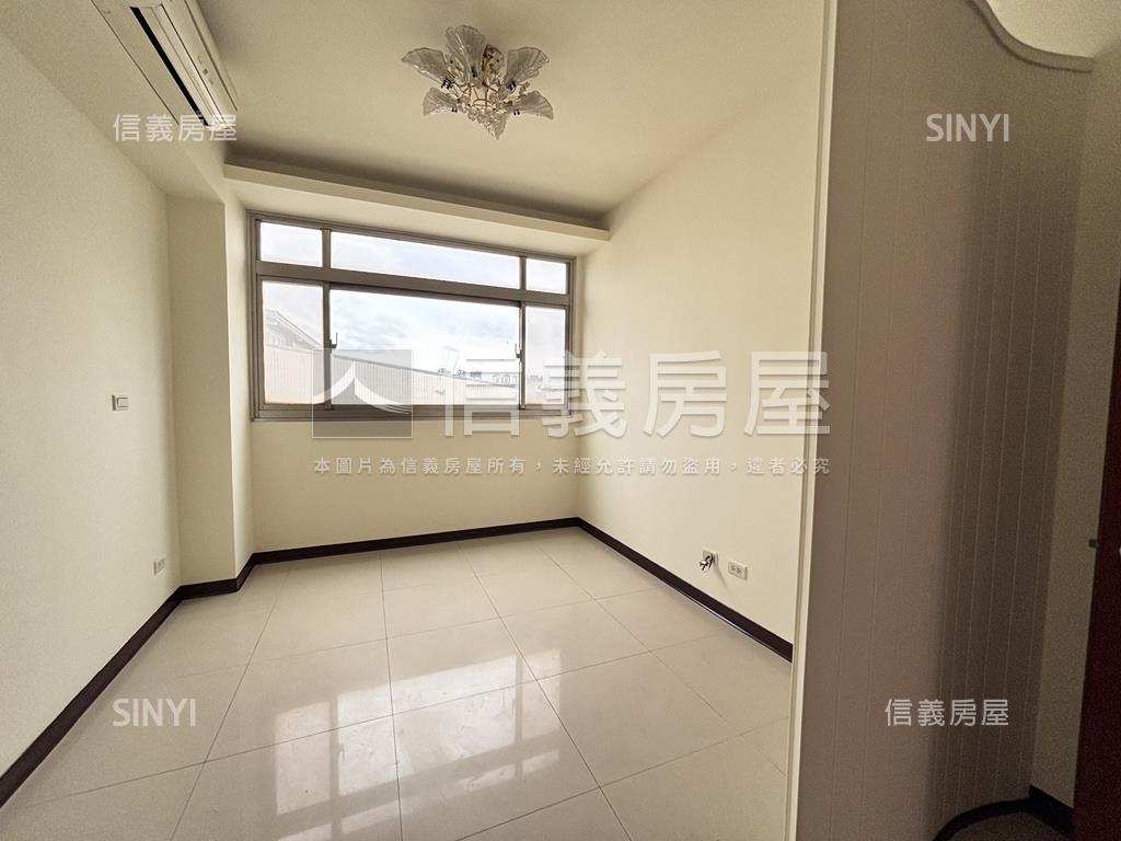 校墅華廈方正大三房房屋室內格局與周邊環境