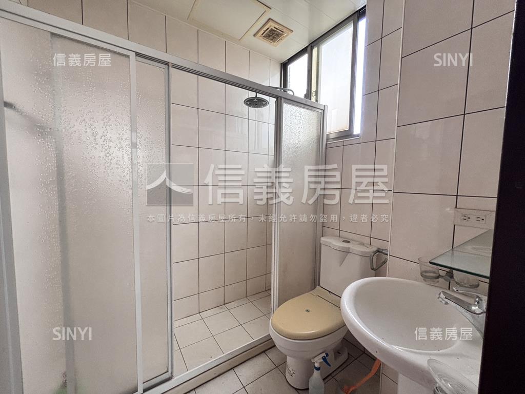 校墅華廈方正大三房房屋室內格局與周邊環境