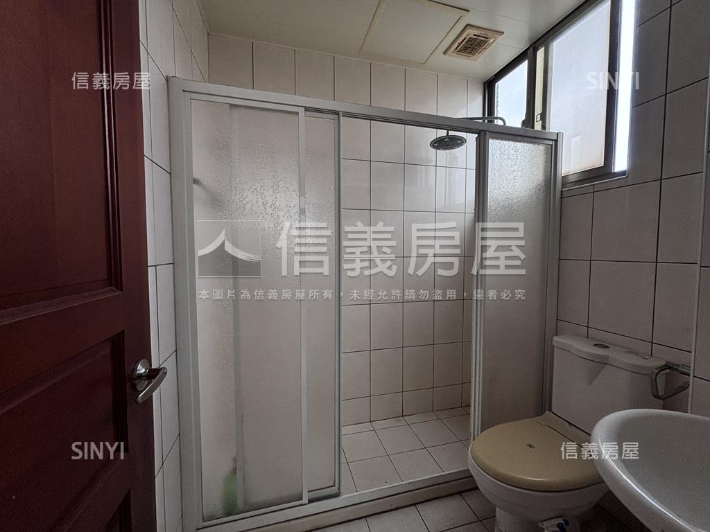 校墅華廈方正大三房房屋室內格局與周邊環境