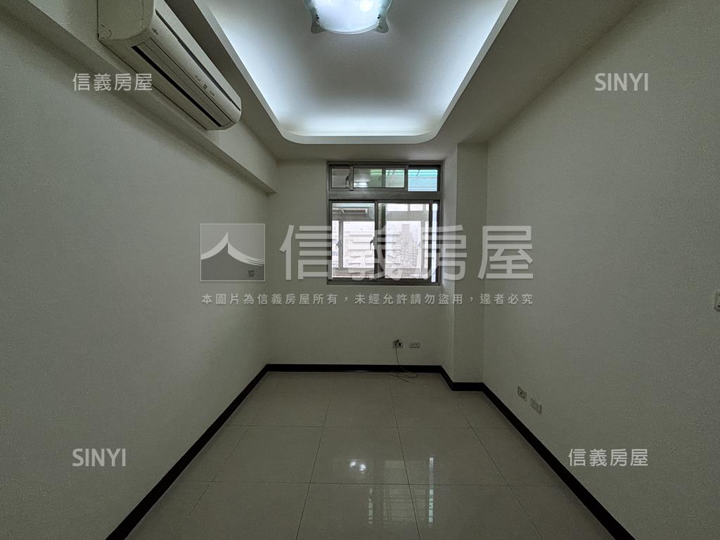 校墅華廈方正大三房房屋室內格局與周邊環境